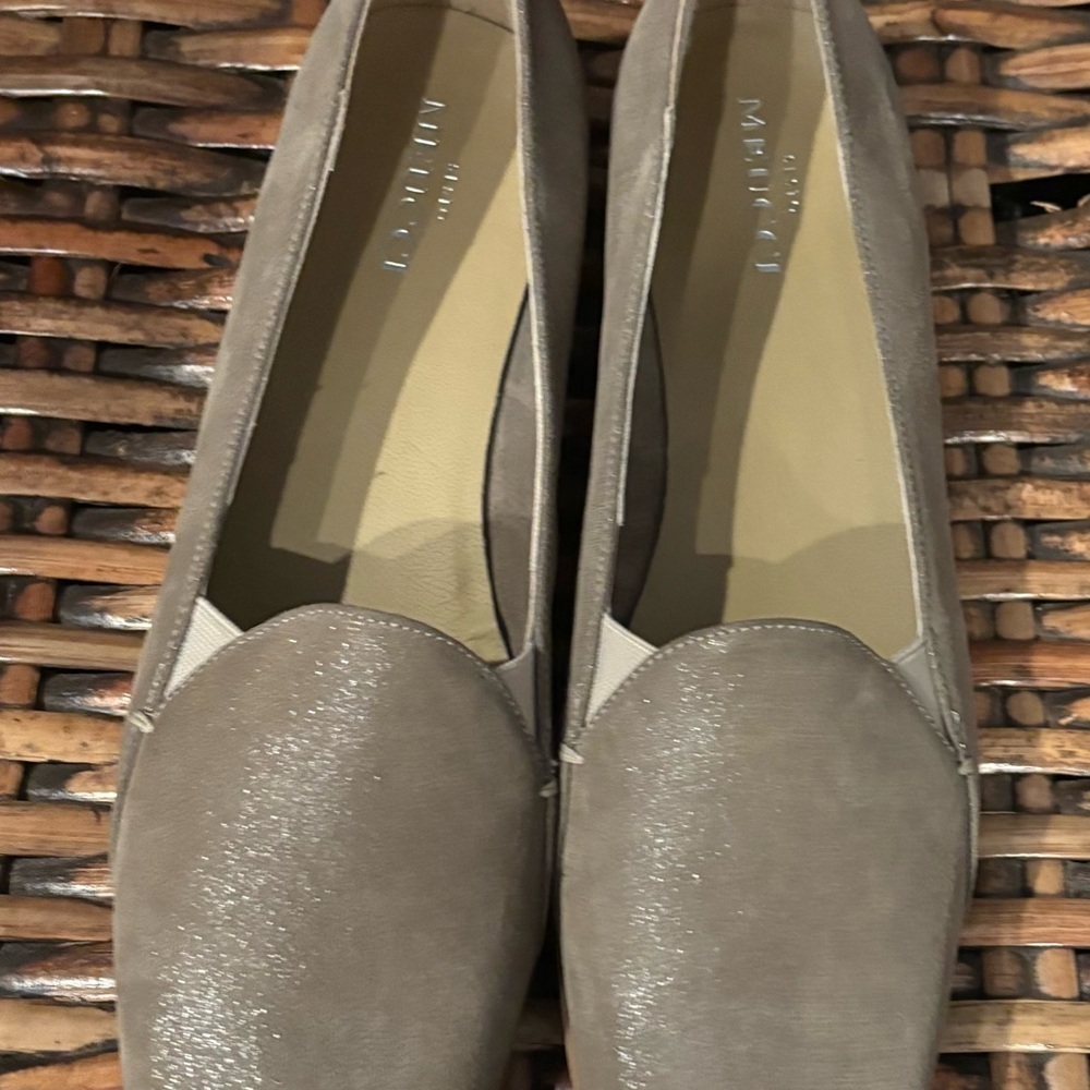 Sesto Meucci Tan Flats Timeless Loafers make in Italy . Size 11 - Picture 9 of 16